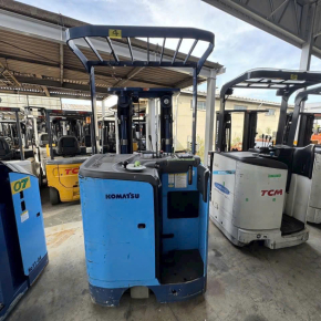 XE NÂNG ĐIỆN ĐỨNG LÁI HIỆU KOMATSU