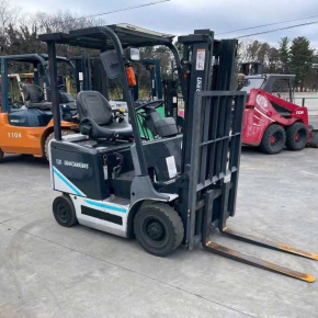 XE NÂNG ĐIỆN HIỆU UNICARRIE -TCM