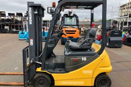 Xe nâng là gì? Công dụng, phân loại và ứng dụng trong thực tế